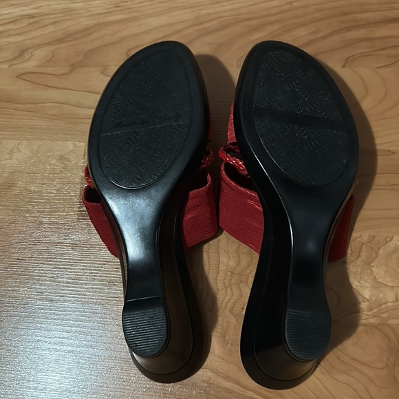 Red Slippers - Picture 2 of 7